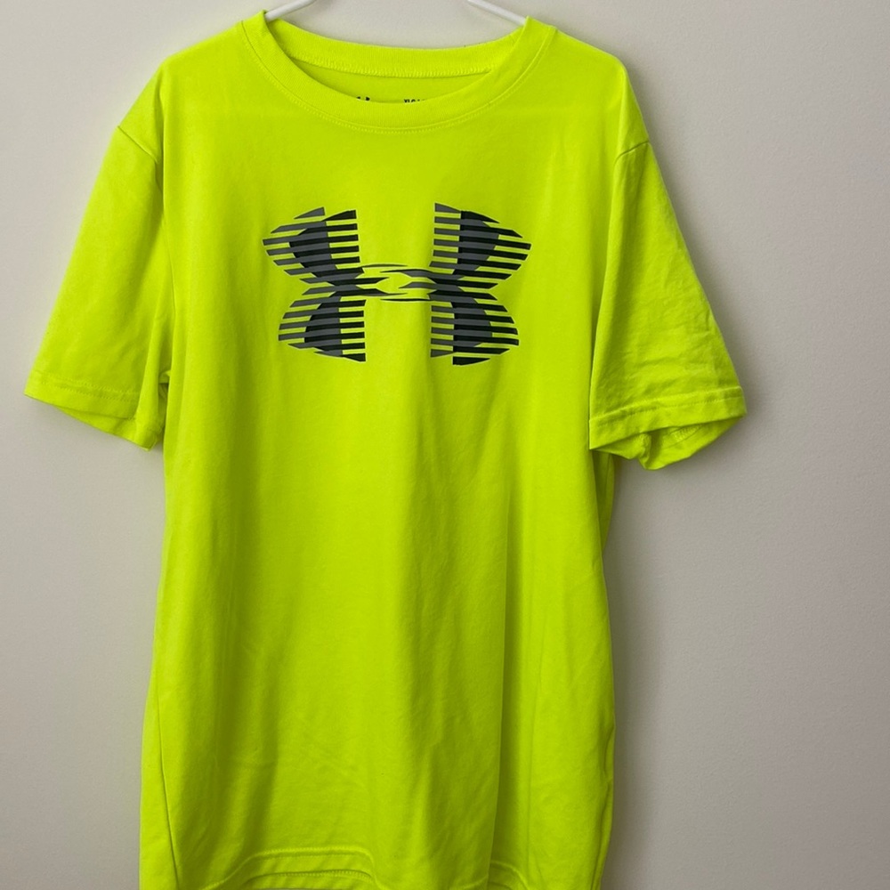 Under Armour Tee.  Youth large.  Heat gear.